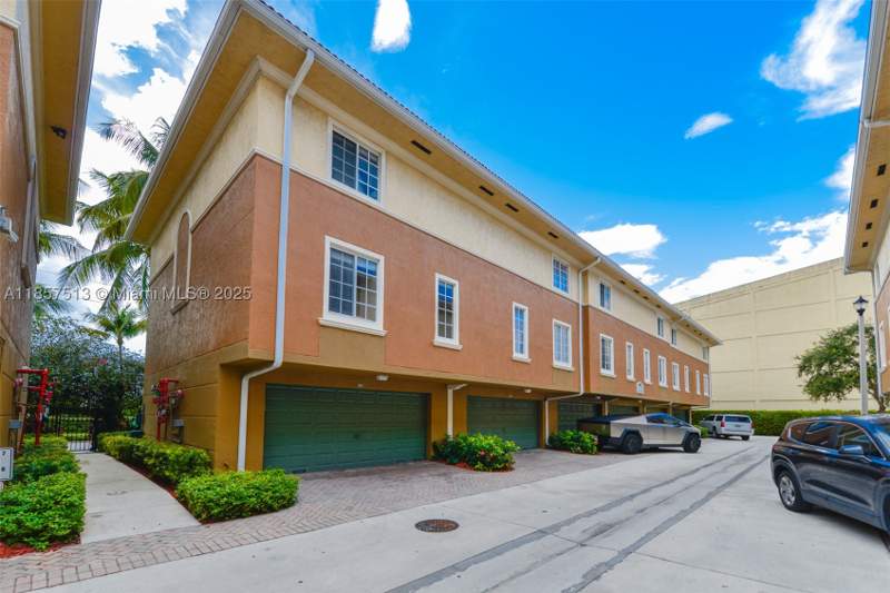 3 bedroom Townhouse at 2811 NE 185th St 801, Aventi At Aventura Condo, Aventura — photo 2
