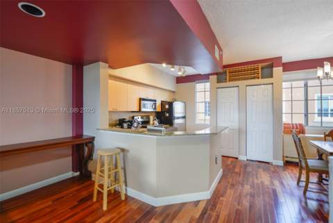 2811 NE 185th St 801, Aventura FL - photo 9 of 40