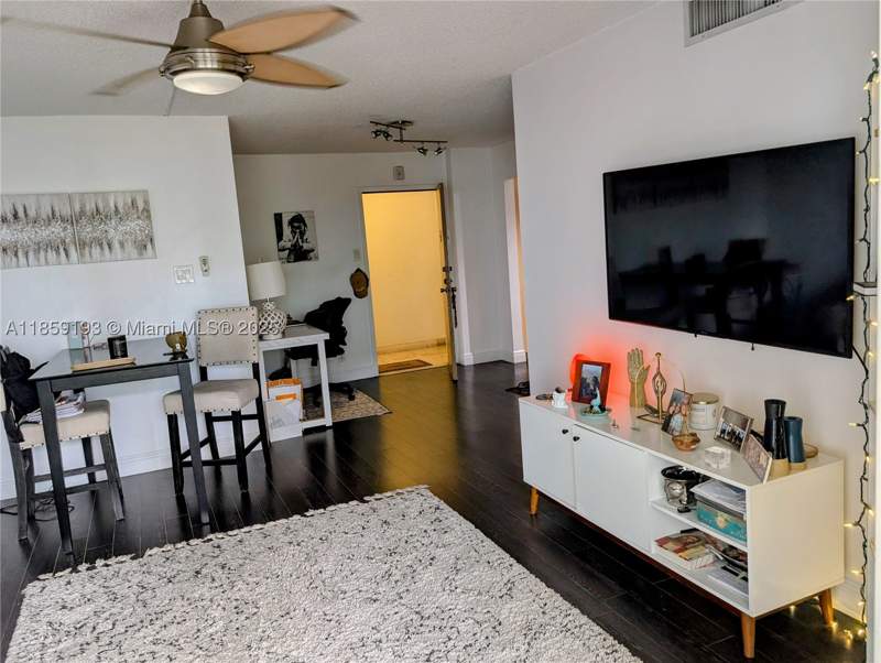 1 bedroom Condominium at 3304 Virginia St 4A, Virginia Oaks Condo, Miami — photo 5