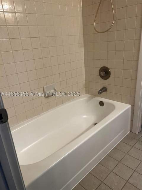 889 Hamilton Dr 889I, Homestead FL - photo 10 of 15
