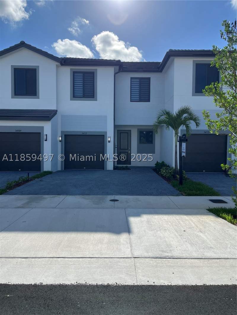 3 bedroom Townhouse at 34515 SW 191st Ct ., Century Park Square, Miami — photo 2