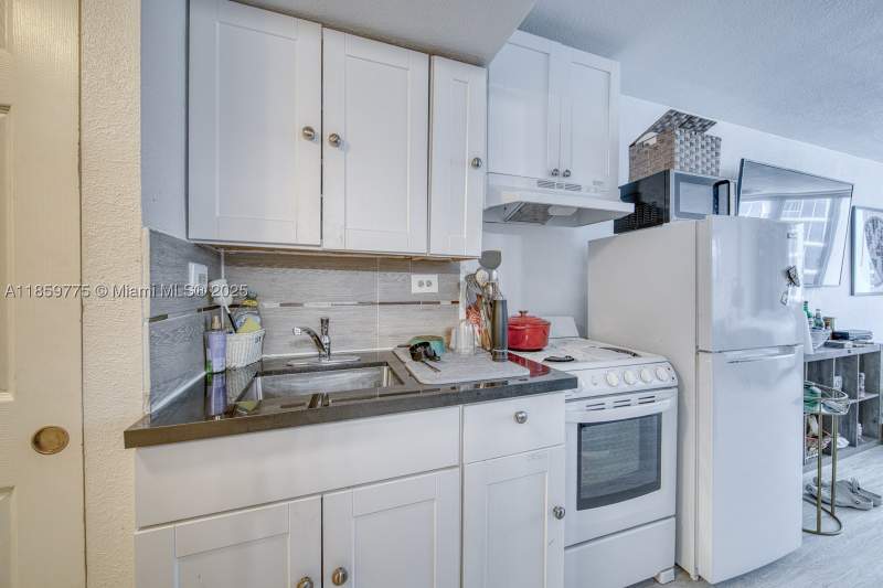 0 bedroom Condominium at 19201 Collins Ave 822, The Aventura Beach Club C, Sunny Isles Beach — photo 4