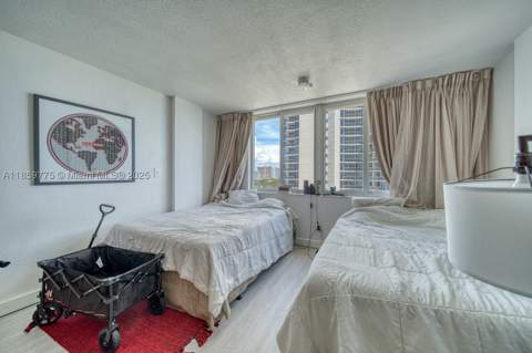 19201 Collins Ave 822, Sunny Isles Beach FL - photo 9 of 18