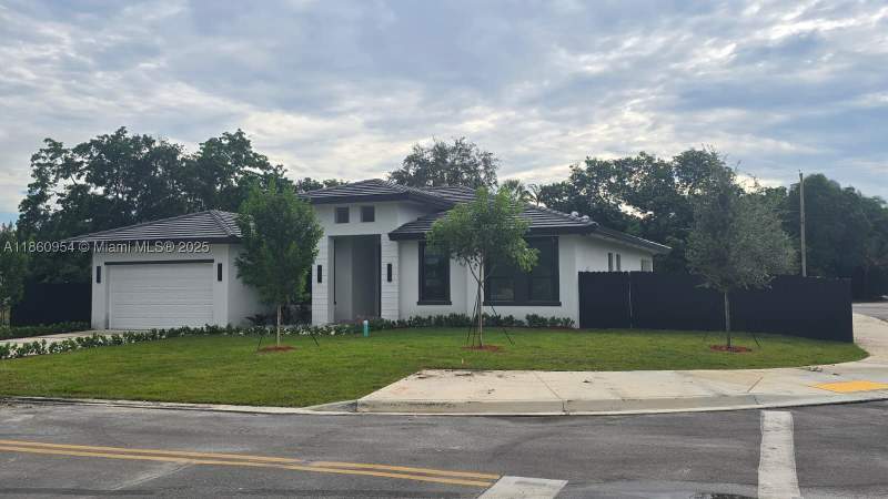 4 bedroom SingleFamilyResidence at 28361 SW 172nd Ct, Magnolia Estate, Miami — photo 2