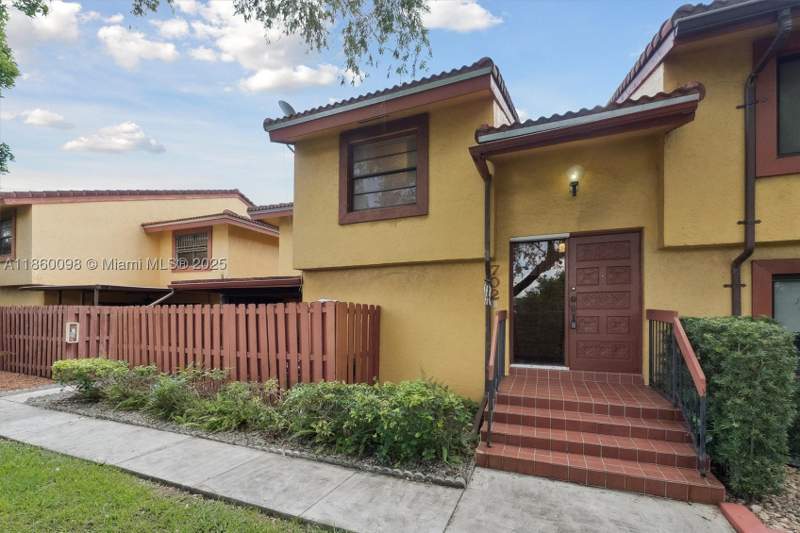 2 bedroom Condominium at 5975 SW 137th Ave 702, Summerset Condo Ph I, Miami — photo 4