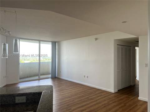 19501 W Country Club Dr 1411, Aventura FL - photo 15 of 18