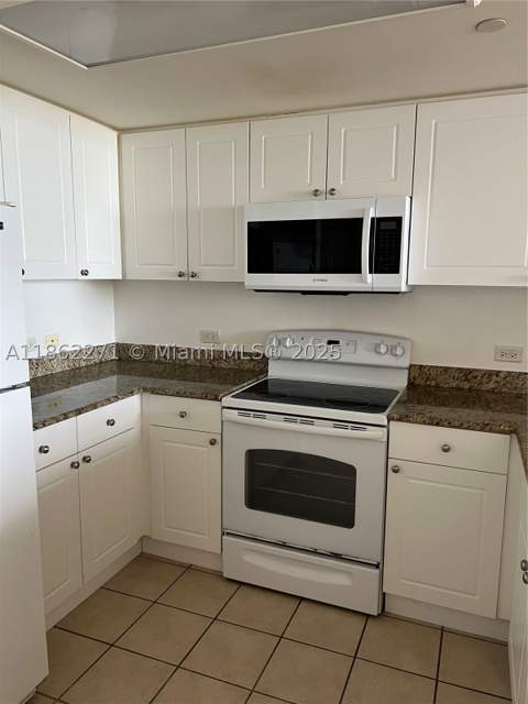 19501 W Country Club Dr 1411, Aventura FL - photo 18 of 18