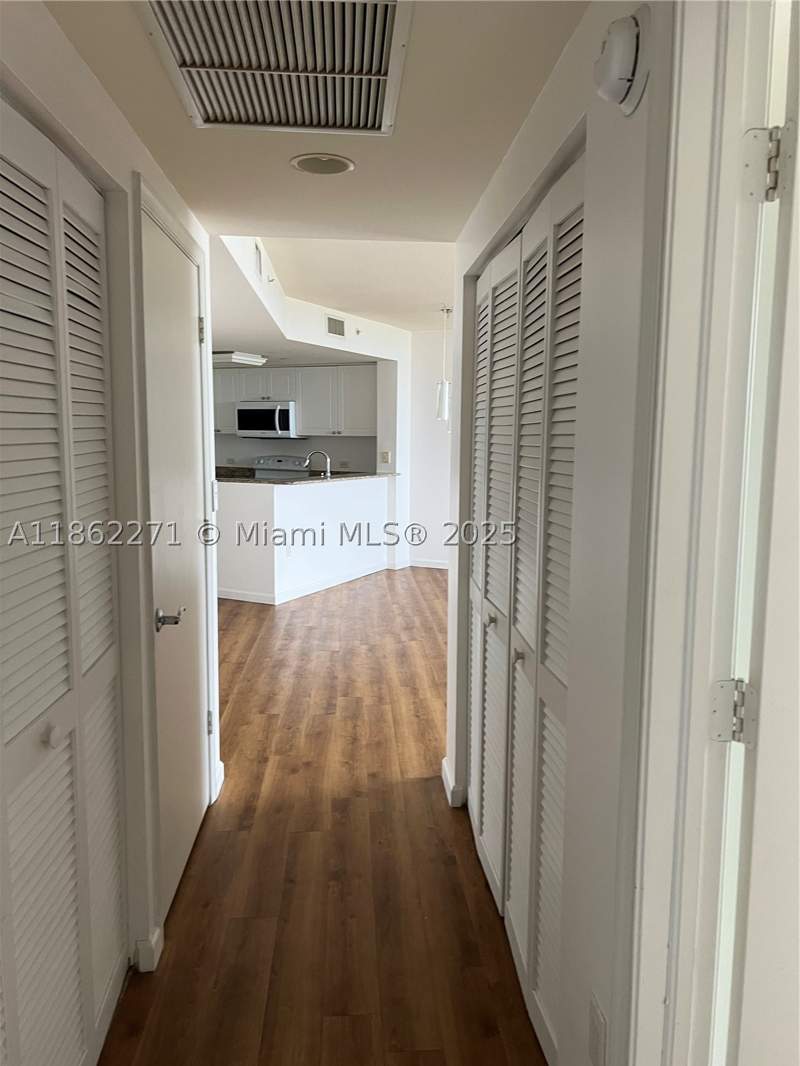 1 bedroom Condominium at 19501 W Country Club Dr 1411, Turnberry On The Green Co, Aventura — photo 5