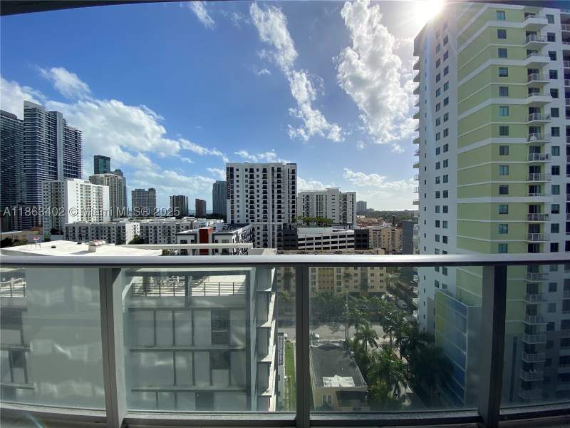 1 bedroom Condominium at 1010 SW 2 Ave 1110, Brickell Ten, Miami — photo 2