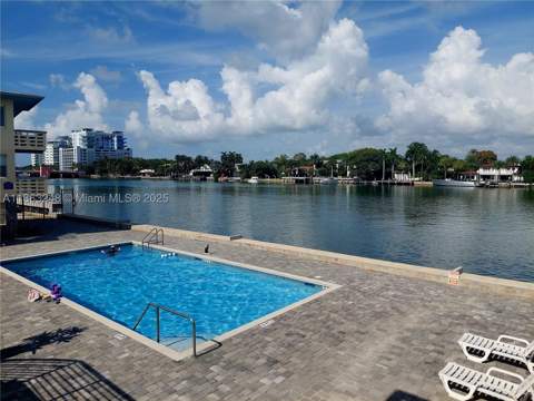 6484 Indian Creek Drive 320, Miami Beach FL - photo 11 of 29