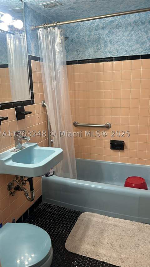 6484 Indian Creek Drive 320, Miami Beach FL - photo 8 of 29
