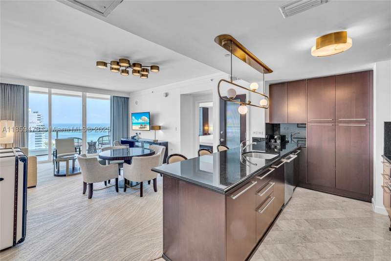 2 bedroom Condominium at 4391 Collins Ave 1706/1707, Fontainebleau III Ocean C, Miami Beach — photo 5