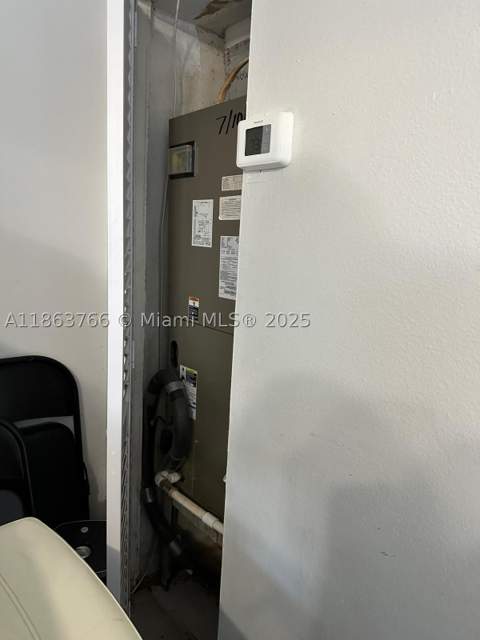 11208 SW 67th Ter, Miami FL - photo 10 of 33