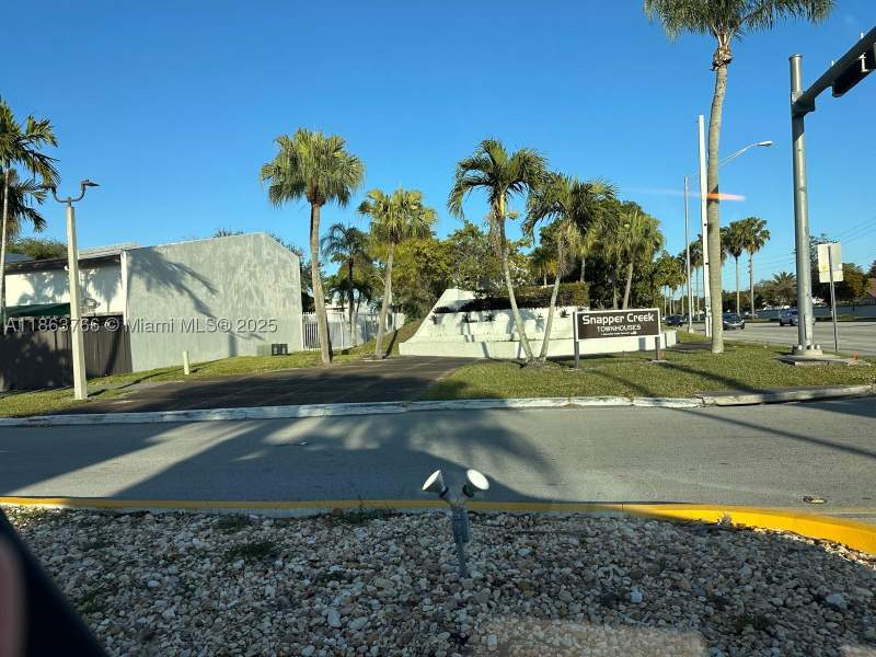 3 bedroom Townhouse at 11208 SW 67th Ter, Snapper Creek Townhouses, Miami — photo 4