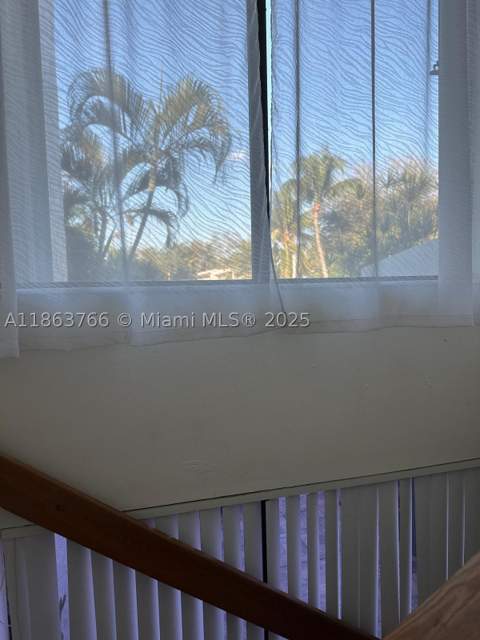 11208 SW 67th Ter, Miami FL - photo 9 of 33