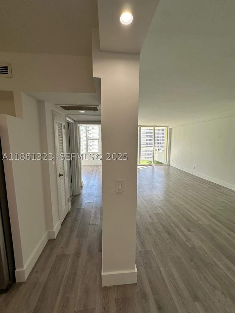 2 bedroom Condominium at 5600 Collins Ave 11W, 5600 Condo, Miami Beach — photo 4