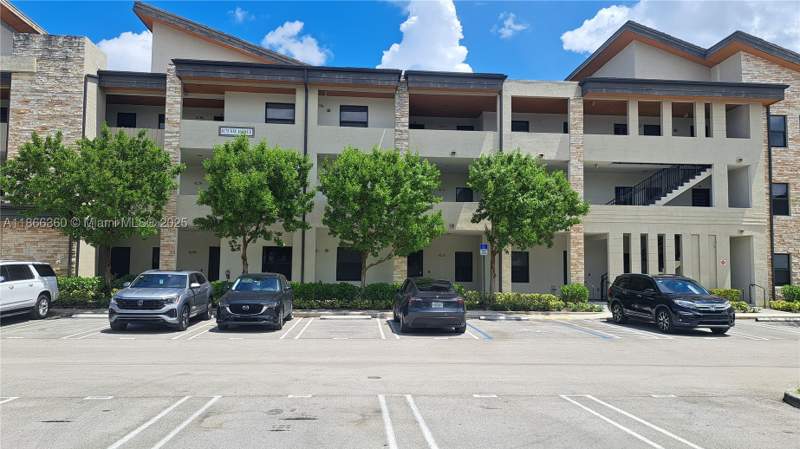 2 bedroom Condominium at 8175 NW 104th Ave 35, Apex At Park Central Cond, Doral — photo 2