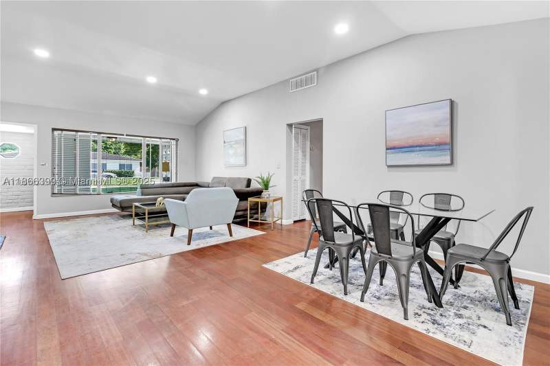 5 bedroom SingleFamilyResidence at 460 NW 88th Ter, Glendale Manor, El Portal — photo 5