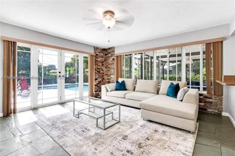 460 NW 88th Ter, El Portal FL - photo 6 of 20
