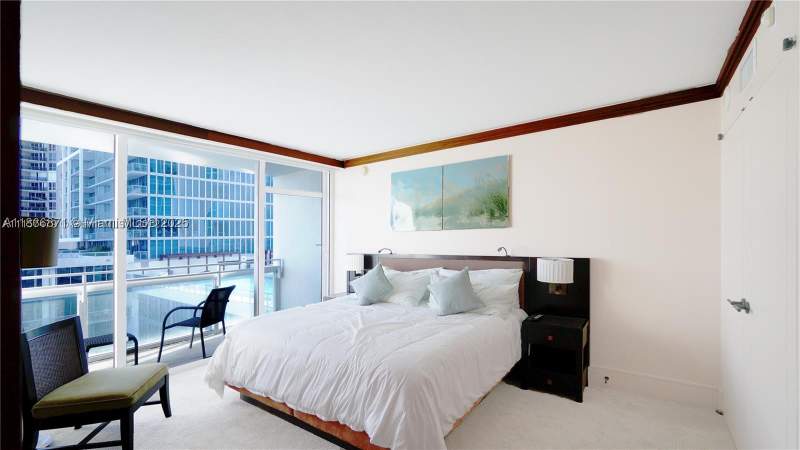 1 bedroom Condominium at 6801 Collins Ave 710, Central Carillon Beach Co, Miami Beach — photo 2