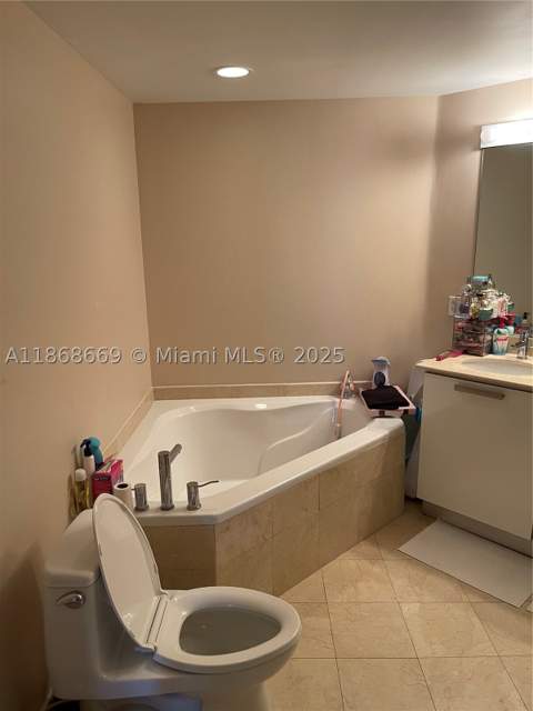 3000 NE 188th St 706, Aventura FL - photo 13 of 38