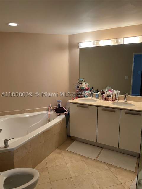 3000 NE 188th St 706, Aventura FL - photo 15 of 38