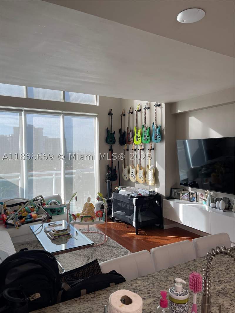 2 bedroom Condominium at 3000 NE 188th St 706, Eastside At Aventura Cond, Aventura — photo 2