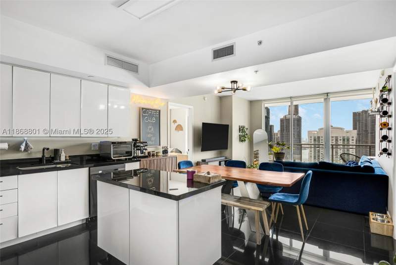 2 bedroom Condominium at 92 SW 3rd St 4312, Mint Condo, Miami — photo 5