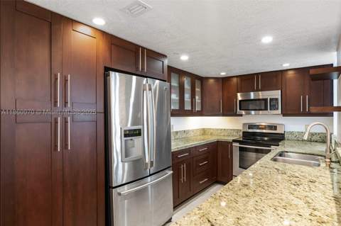 2401 Collins Ave 1808, Miami Beach FL - photo 16 of 62