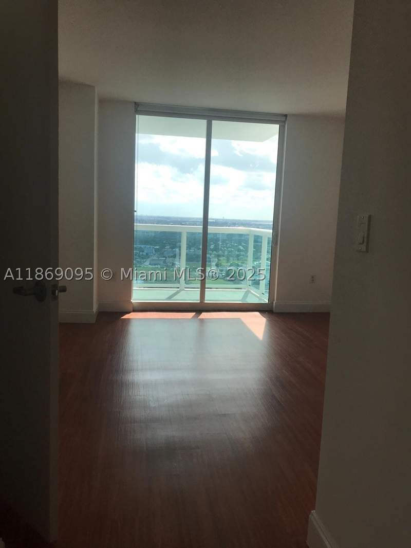 2 bedroom Condominium at 1800 N Bayshore Dr 3910, 1800 Club Condo, Miami — photo 4