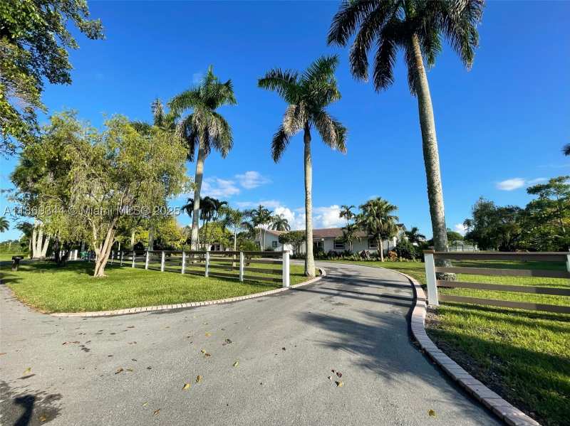 5 bedroom SingleFamilyResidence at 16490 SW 244th St, redland, Homestead — photo 1