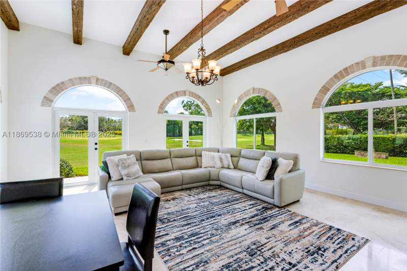 5 bedroom SingleFamilyResidence at 4001 Santa Maria St, C Gab Country Club Sec 5, Coral Gables — photo 5