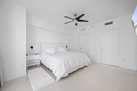 475 Brickell Avenue 1815, Miami FL - photo 17 of 20