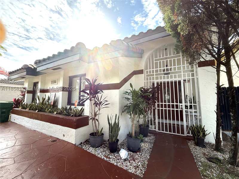 4 bedroom SingleFamilyResidence at 11266 SW 33rd St, Menes Sub, Miami — photo 1