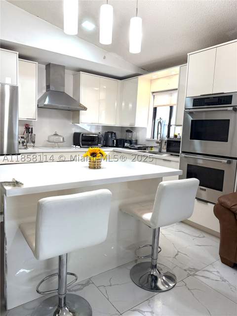 11266 SW 33rd St, Miami FL - photo 10 of 19