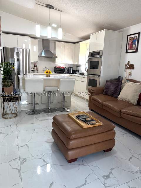 11266 SW 33rd St, Miami FL - photo 12 of 19