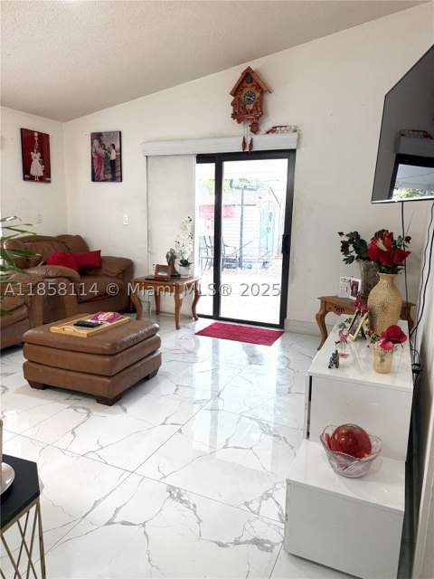 11266 SW 33rd St, Miami FL - photo 9 of 19
