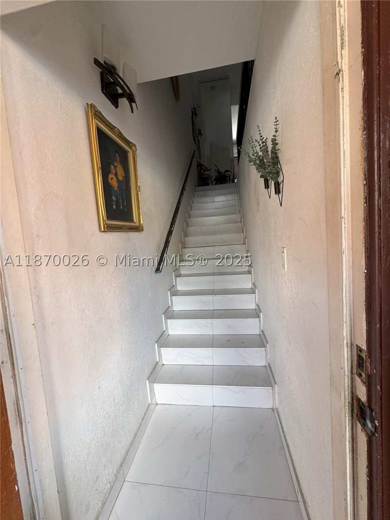2 bedroom Condominium at 6411 W 27th Way 201, Lago Grande 5-D, Hialeah — photo 1