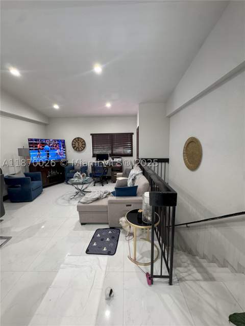 6411 W 27th Way 201, Hialeah FL - photo 7 of 21