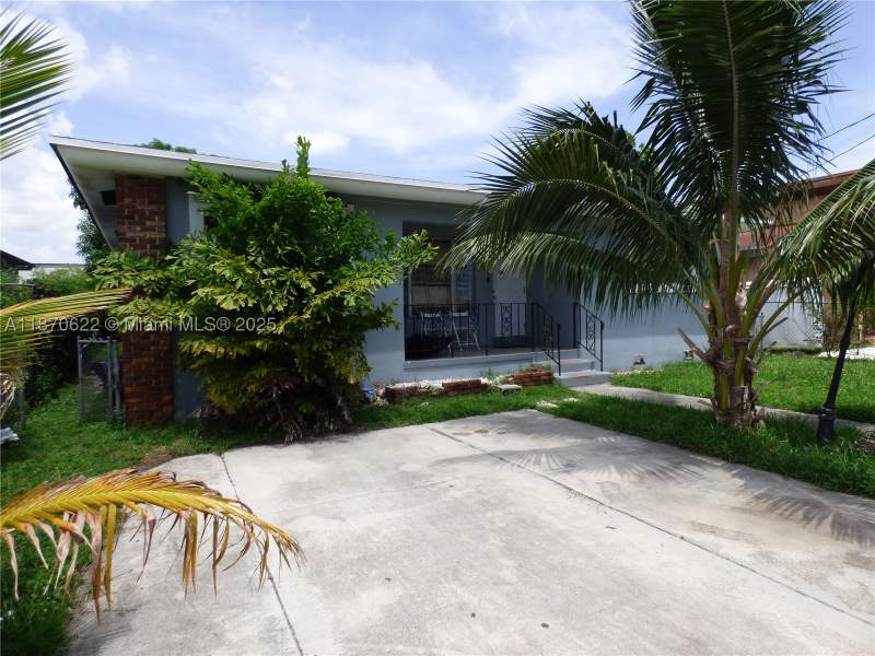 3 bedroom SingleFamilyResidence at 1321 NW 72nd St, T L Johnson Sub In Sw1/4, Miami — photo 3