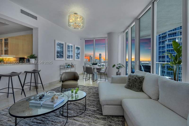 2 bedroom Condominium at 100 S Pointe Dr 2208, Continuum South, Miami Beach — photo 3