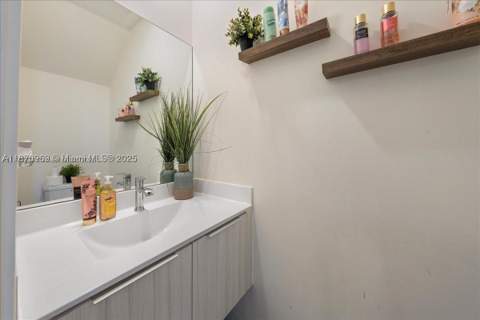 10413 NW 82nd St 9, Doral FL - photo 11 of 41