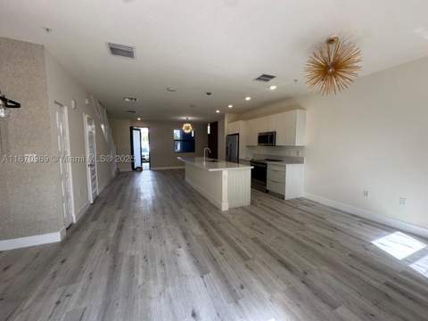 10413 NW 82nd St 9, Doral FL - photo 6 of 41