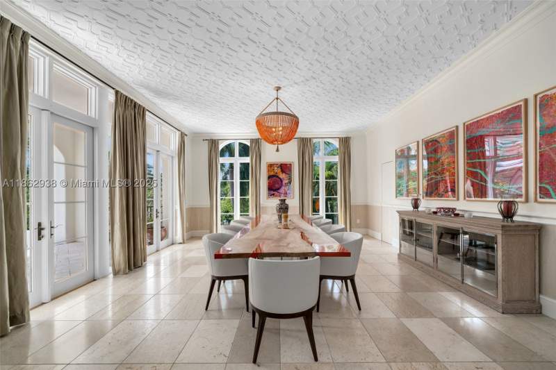 7 bedroom SingleFamilyResidence at 3305 S Moorings Way, The Moorings, Miami — photo 5