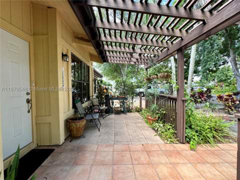 13527 SW 101st Ln, Miami FL - photo 6 of 45