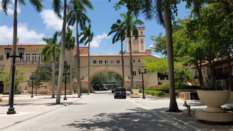 1 bedroom Condominium at 888 S Douglas Rd 1213, Puerta De Palmas Condo, Coral Gables — photo 3