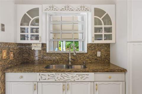 6101 SW 13th Ter, West Miami FL - photo 19 of 49
