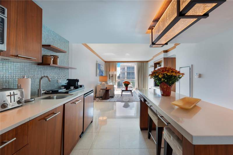 1 bedroom Condominium at 6801 Collins Ave 418 (deed 407), Central Carillon Beach Co, Miami Beach — photo 3