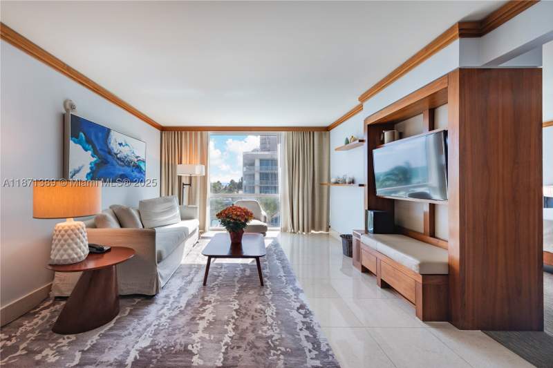 1 bedroom Condominium at 6801 Collins Ave 418 (deed 407), Central Carillon Beach Co, Miami Beach — photo 4