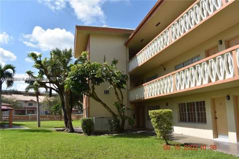 11855 NE 19th Dr 10, North Miami FL - photo 11 of 19